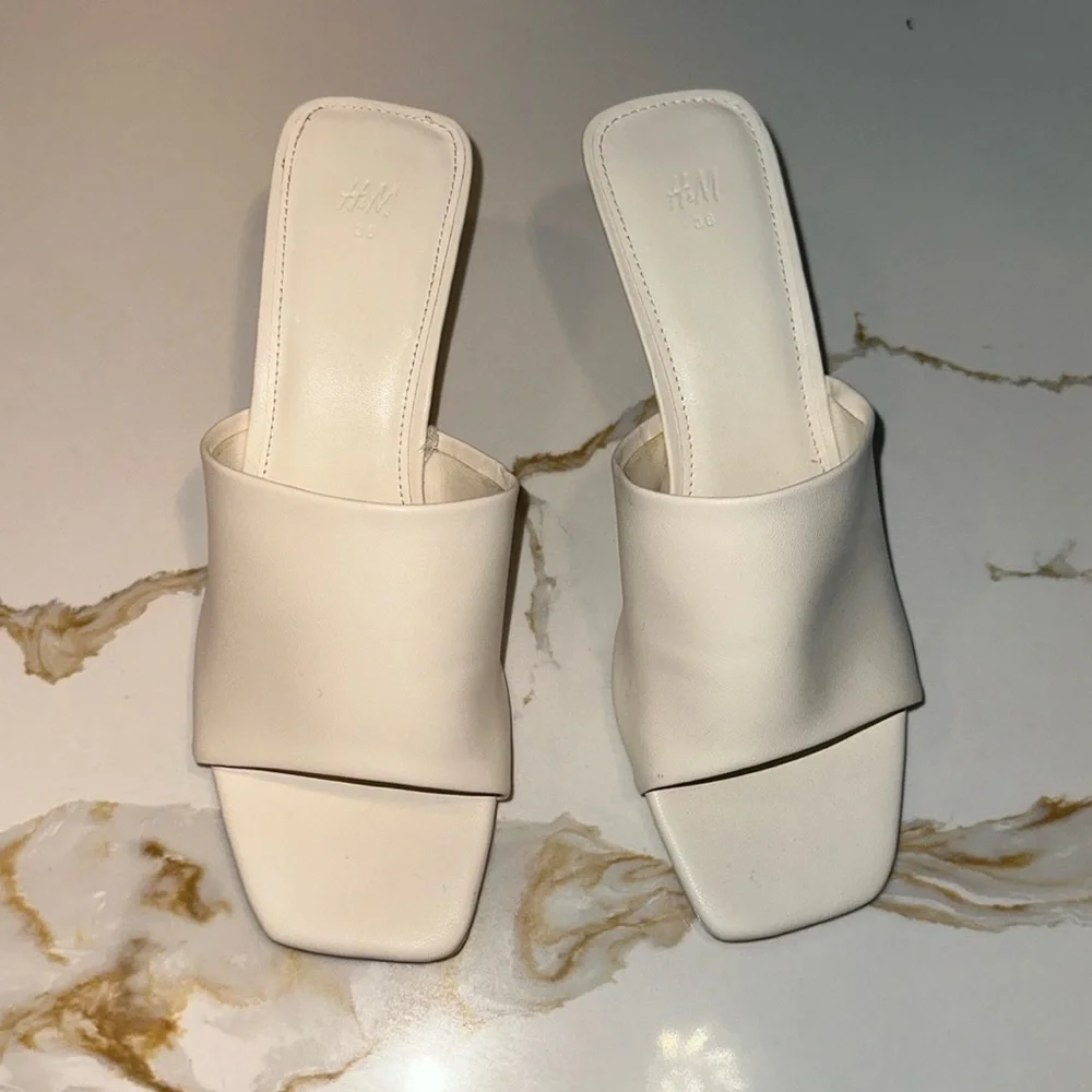 white sandals - Picture 1 of 2